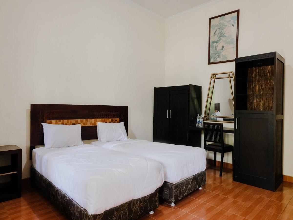 Hotel Mahkota Plengkung By Ecommerceloka Banyuwangi  Extérieur photo