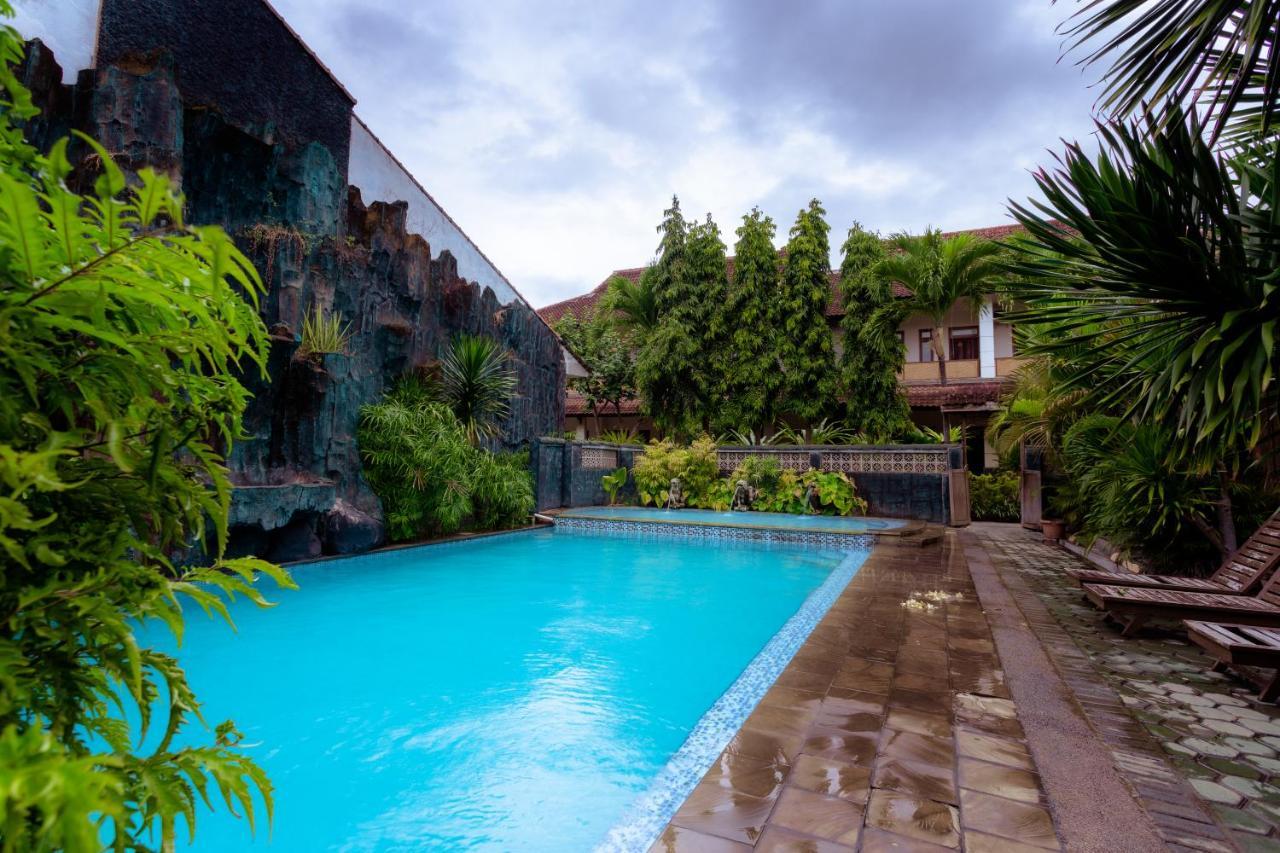 Hotel Mahkota Plengkung By Ecommerceloka Banyuwangi  Extérieur photo
