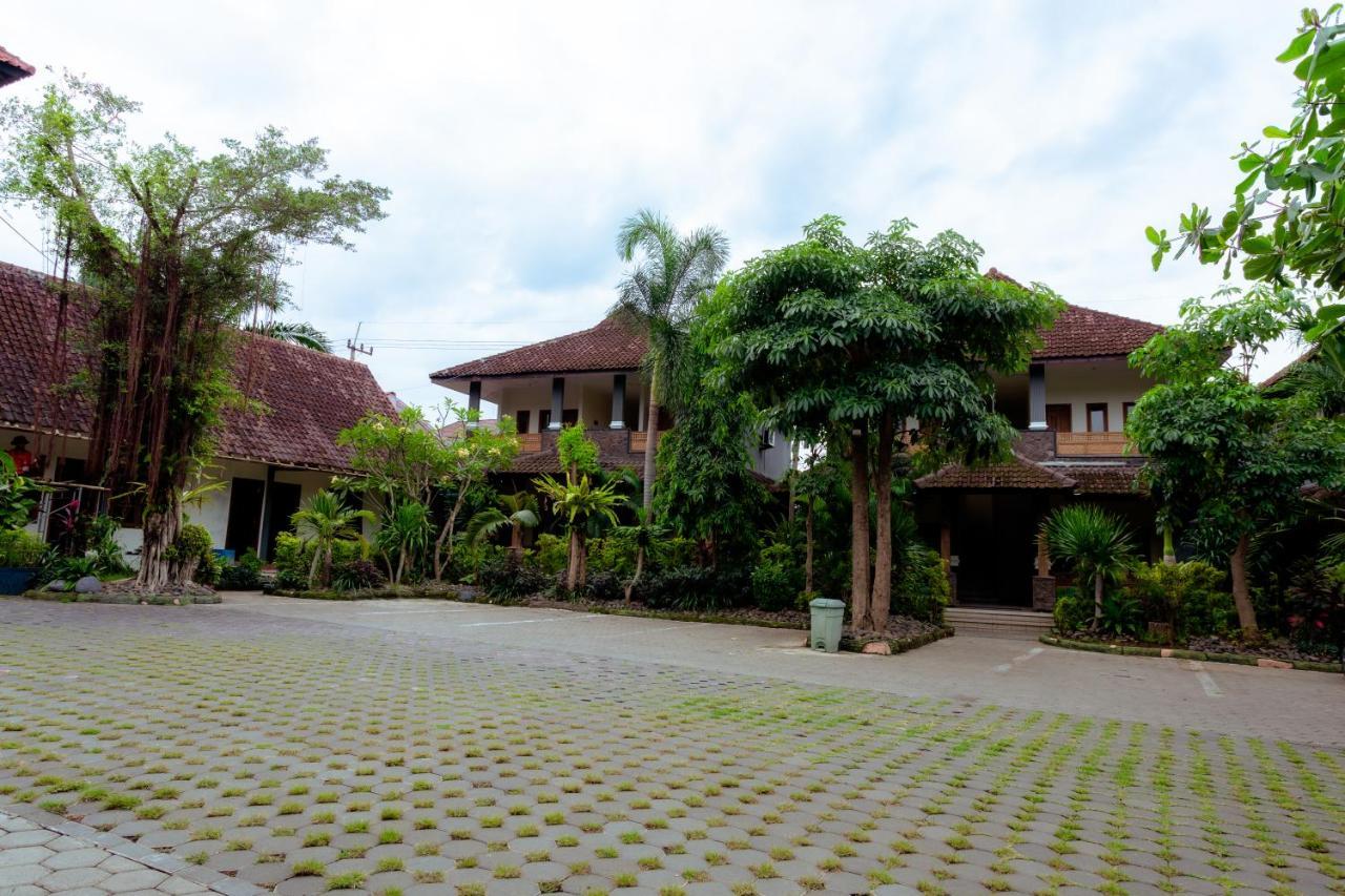 Hotel Mahkota Plengkung By Ecommerceloka Banyuwangi  Extérieur photo