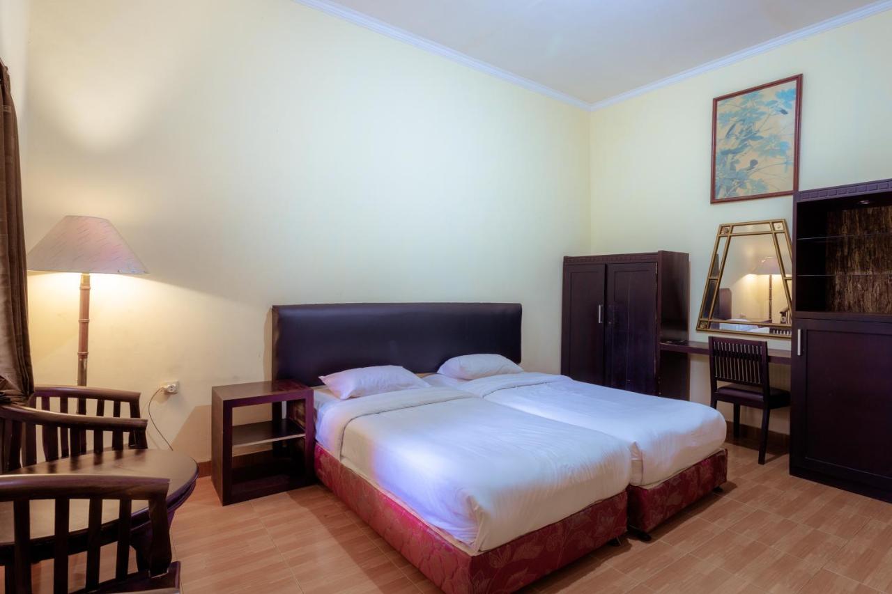 Hotel Mahkota Plengkung By Ecommerceloka Banyuwangi  Extérieur photo
