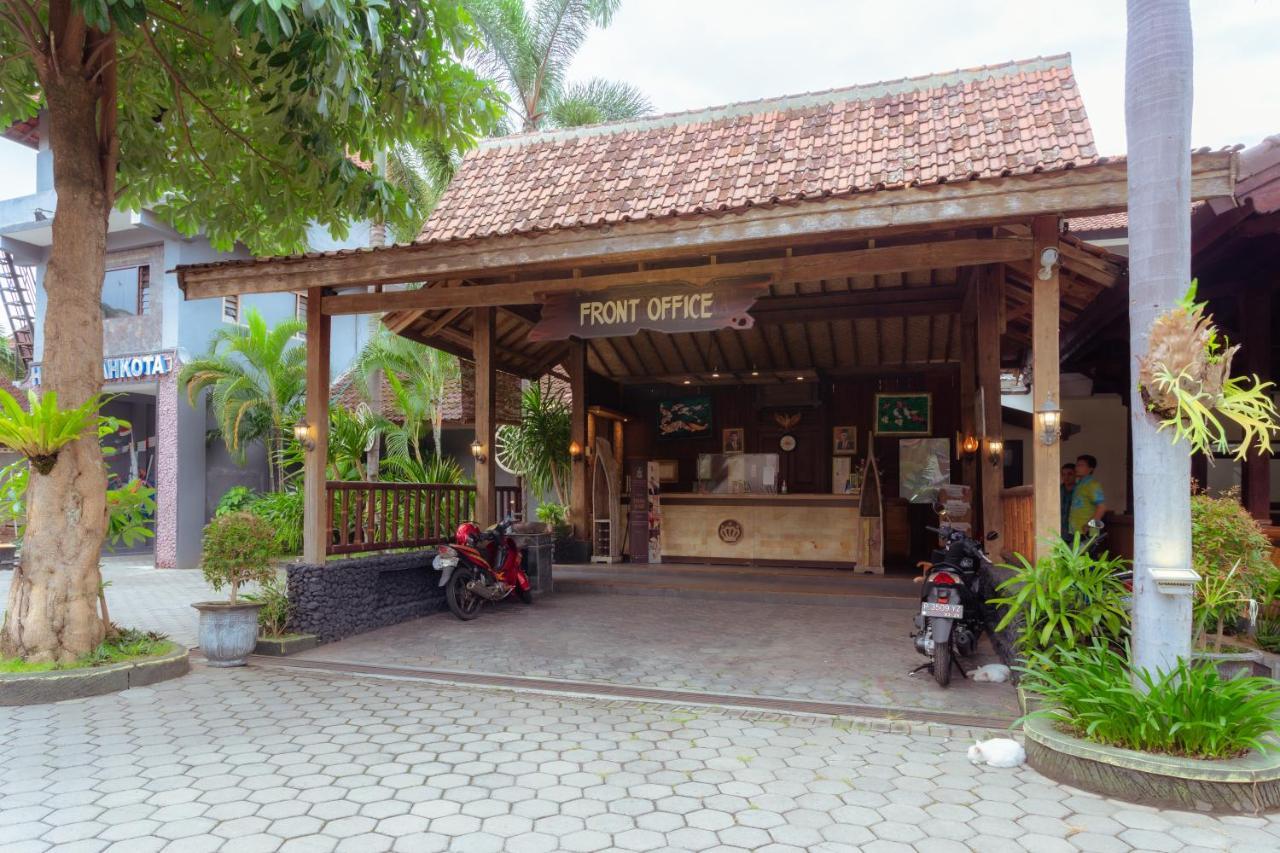 Hotel Mahkota Plengkung By Ecommerceloka Banyuwangi  Extérieur photo
