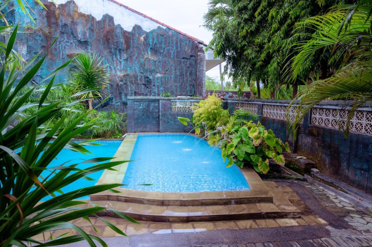 Hotel Mahkota Plengkung By Ecommerceloka Banyuwangi  Extérieur photo