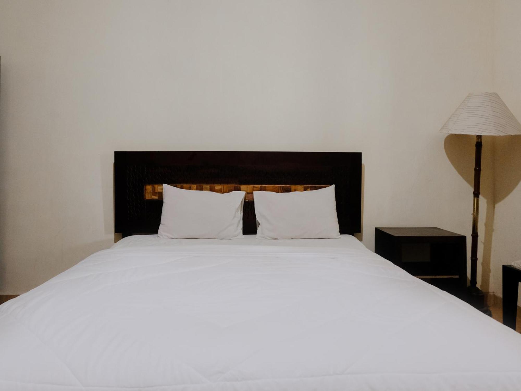 Hotel Mahkota Plengkung By Ecommerceloka Banyuwangi  Chambre photo