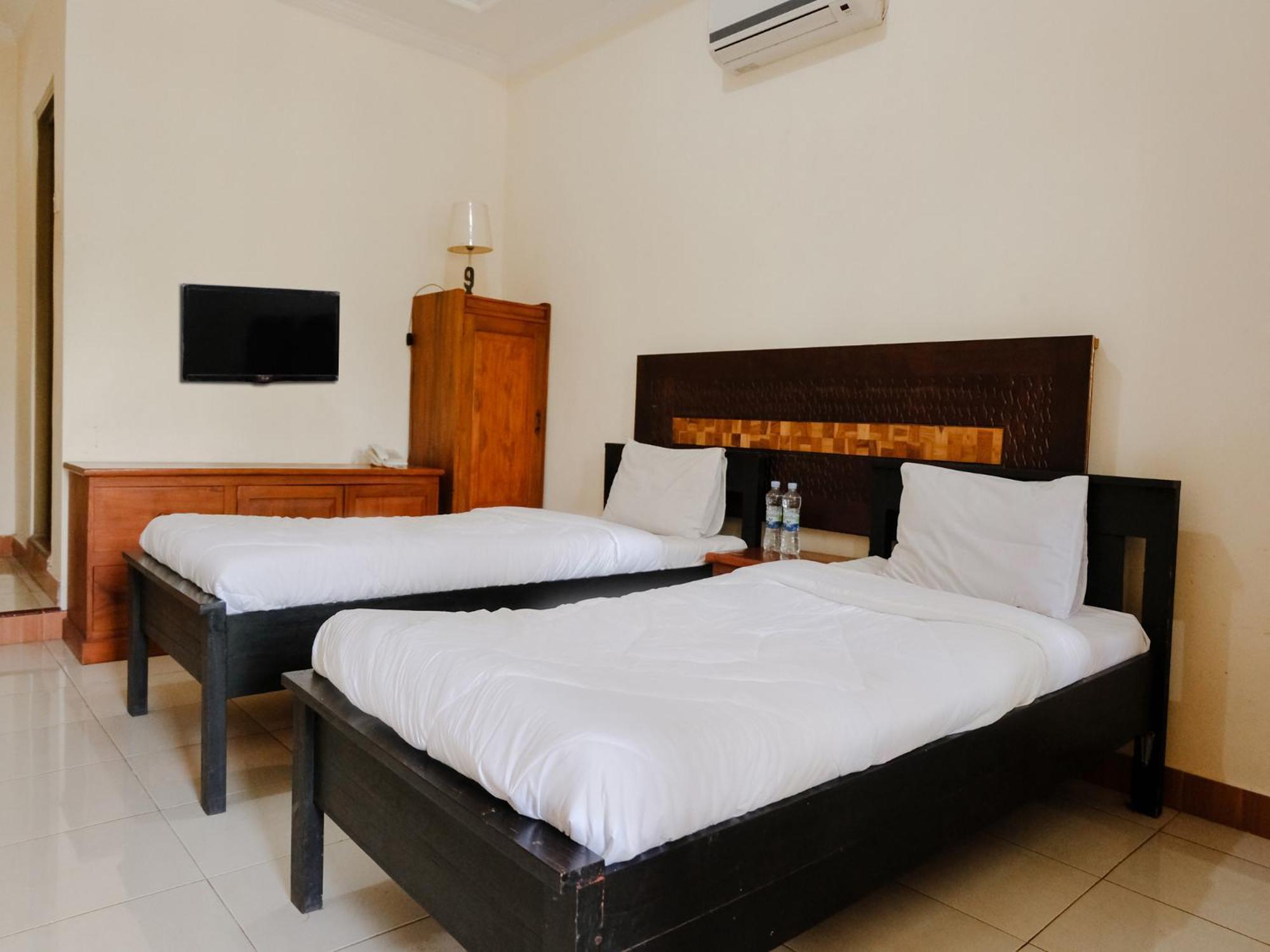Hotel Mahkota Plengkung By Ecommerceloka Banyuwangi  Chambre photo
