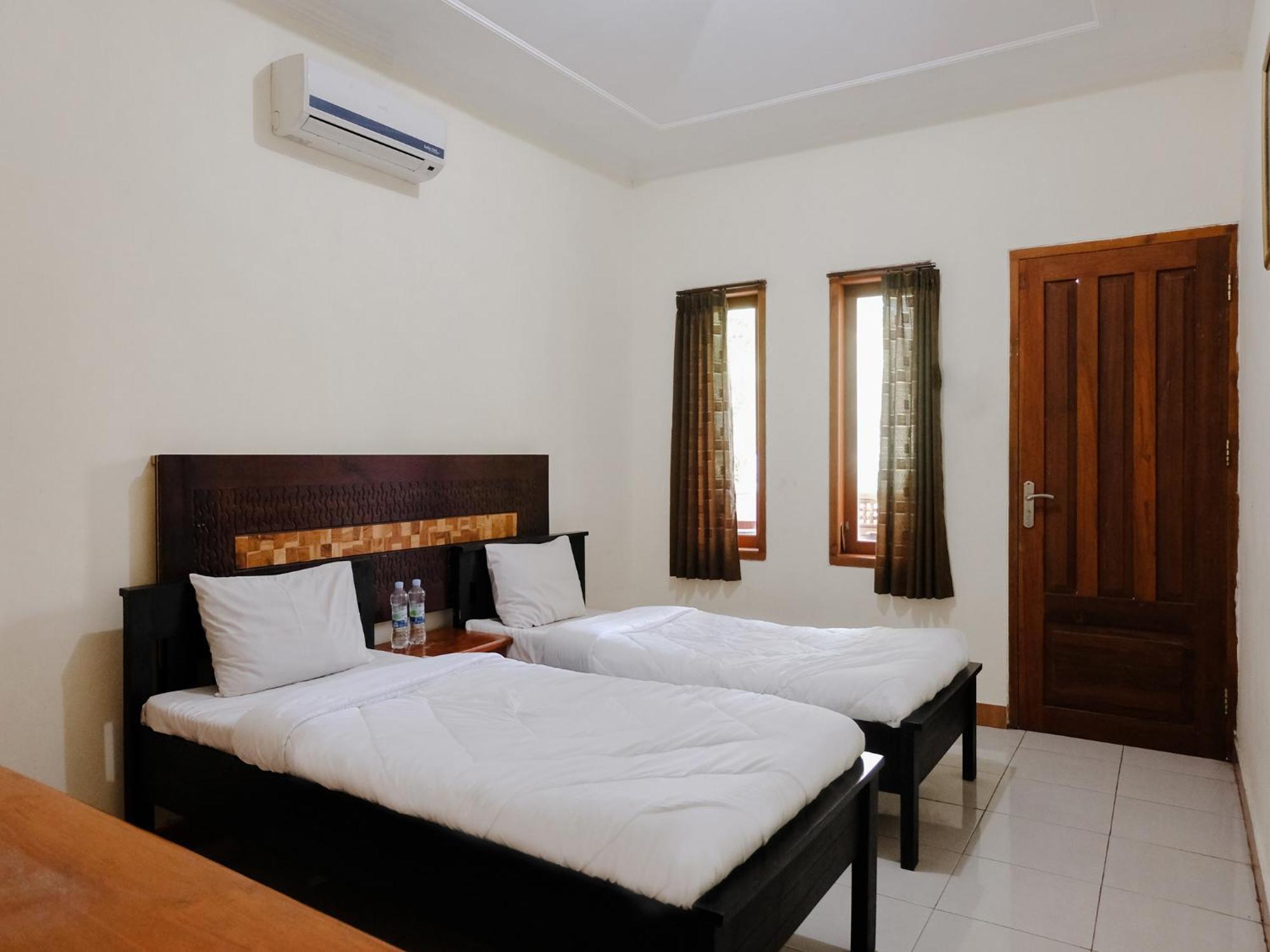 Hotel Mahkota Plengkung By Ecommerceloka Banyuwangi  Chambre photo