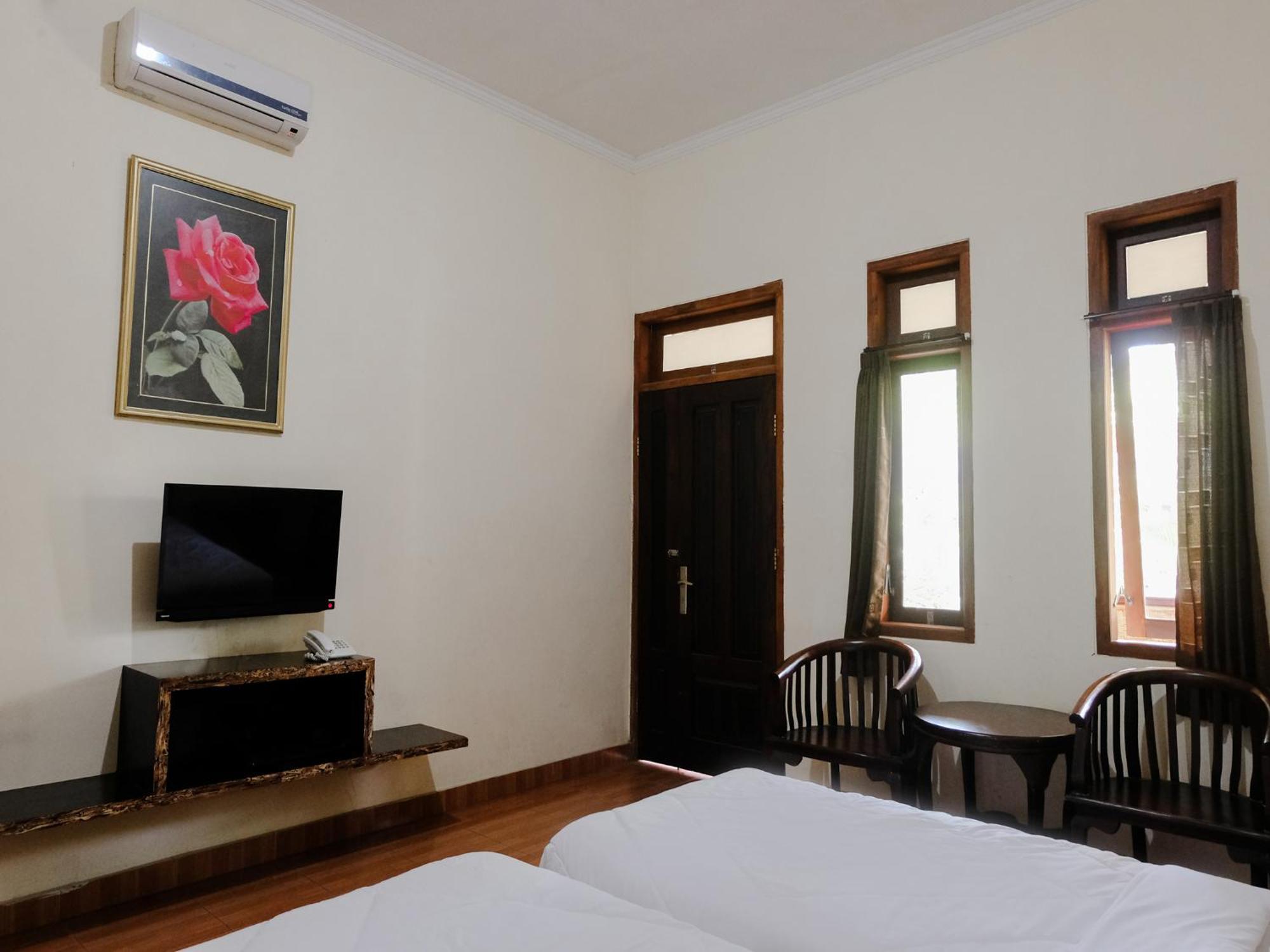 Hotel Mahkota Plengkung By Ecommerceloka Banyuwangi  Chambre photo