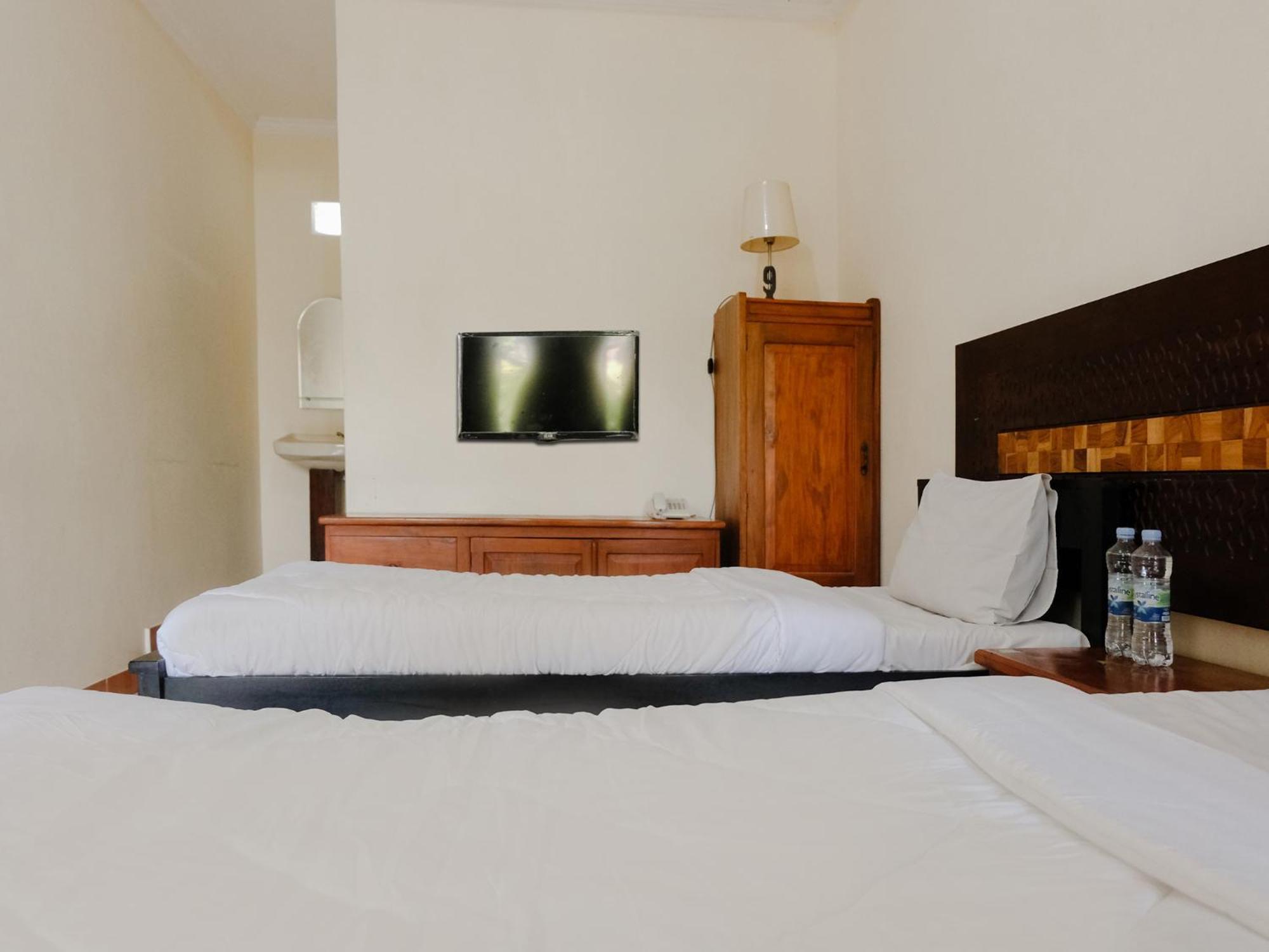 Hotel Mahkota Plengkung By Ecommerceloka Banyuwangi  Chambre photo