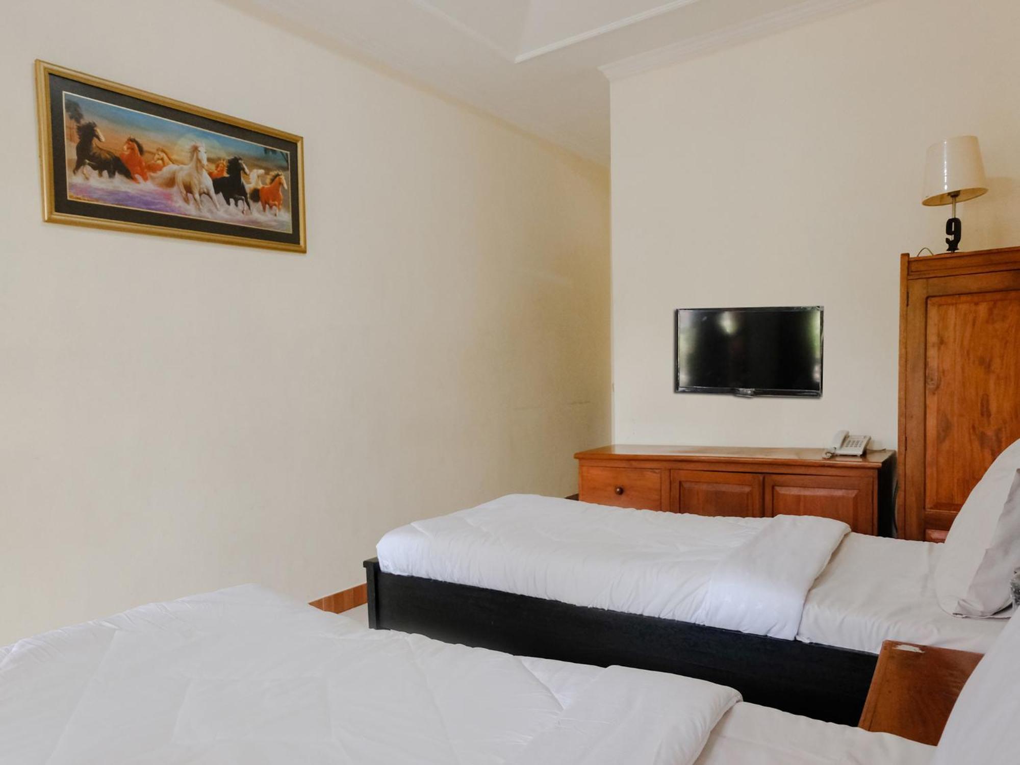 Hotel Mahkota Plengkung By Ecommerceloka Banyuwangi  Chambre photo